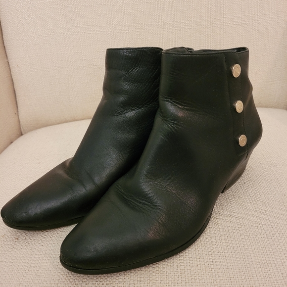 Vince Camuto Leather Boots. Size 8.5. - Picture 2 of 8